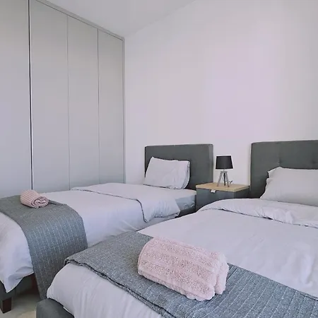 Diamond Apartment *