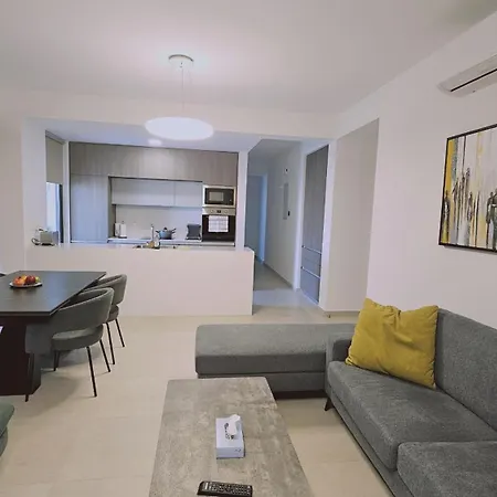 Diamond * ラルナカ