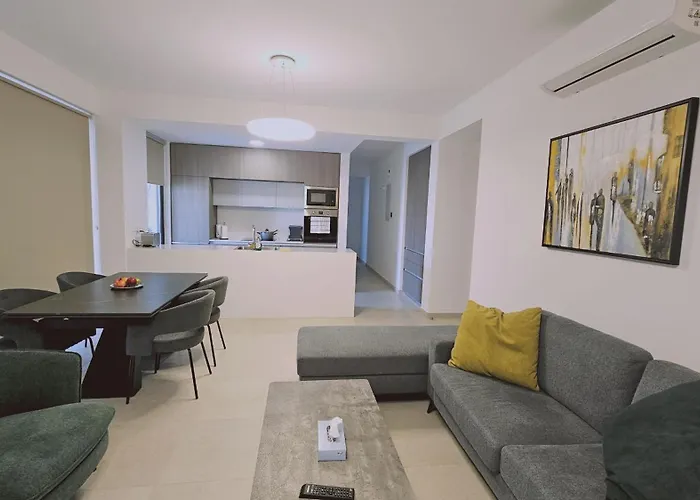 Diamond * ラルナカ