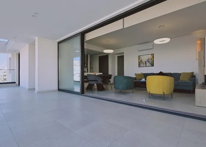 Diamond ラルナカ